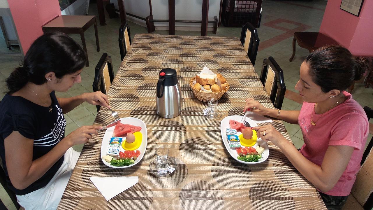 Kasgar Court Hotel Ayvaryara Eksteriør bilde